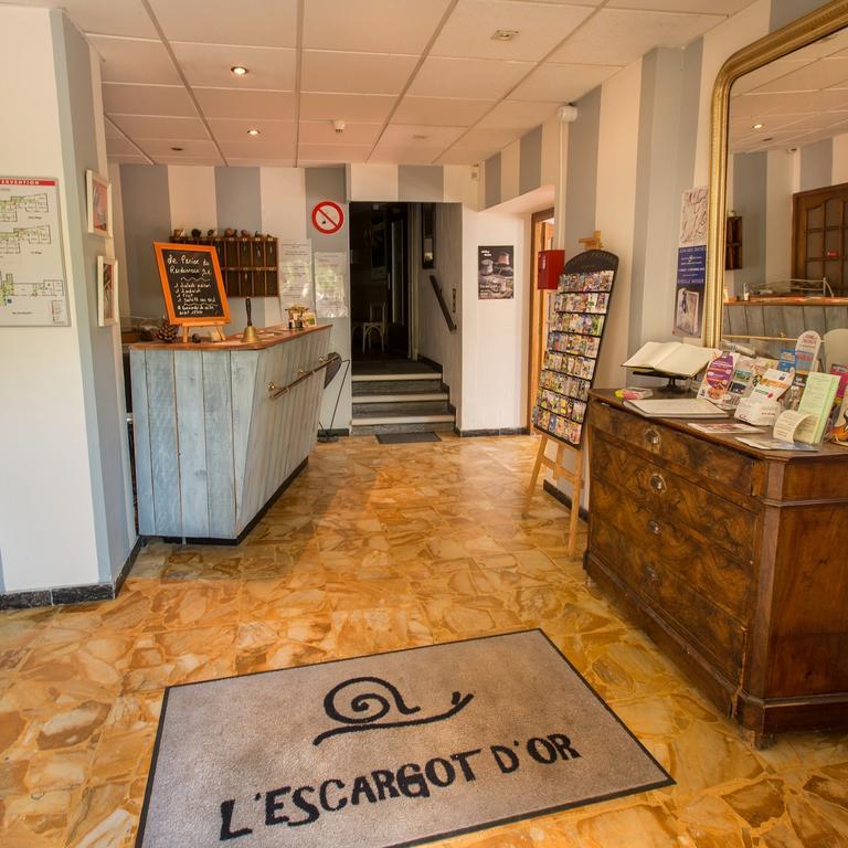 Auberge De L'Escargot D'Or Dieulefit Exteriör bild