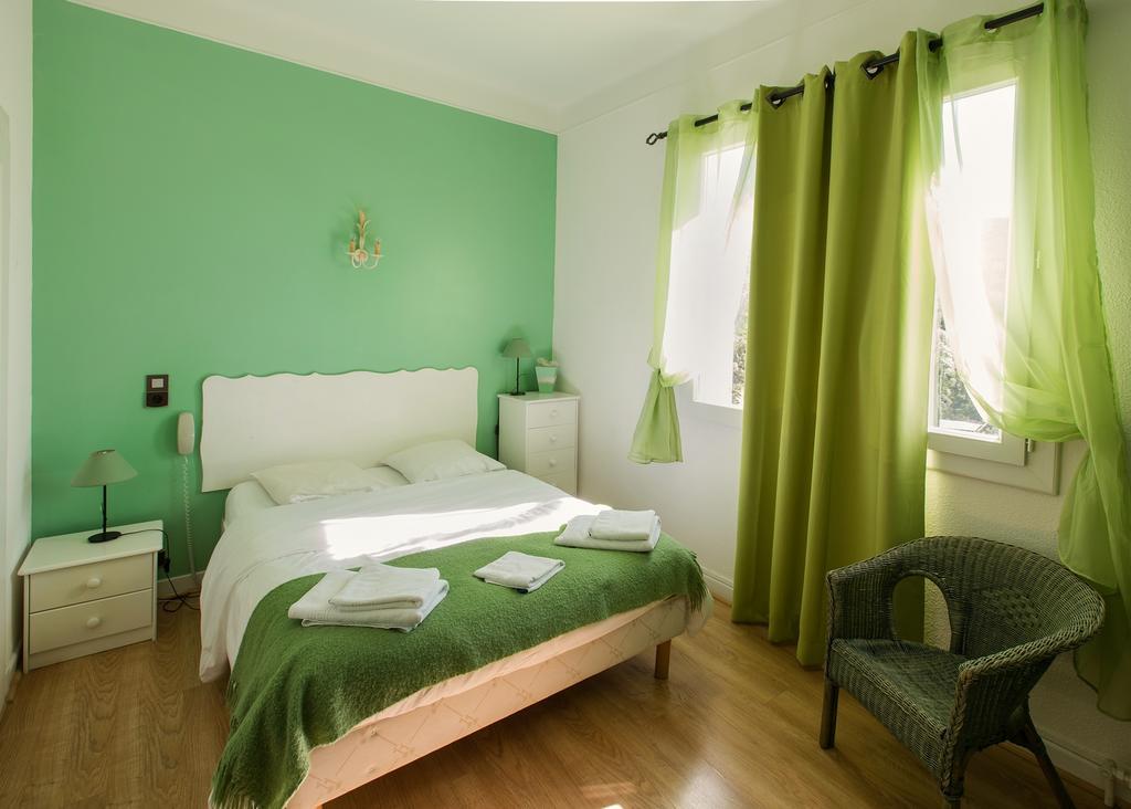 Auberge De L'Escargot D'Or Dieulefit Rum bild