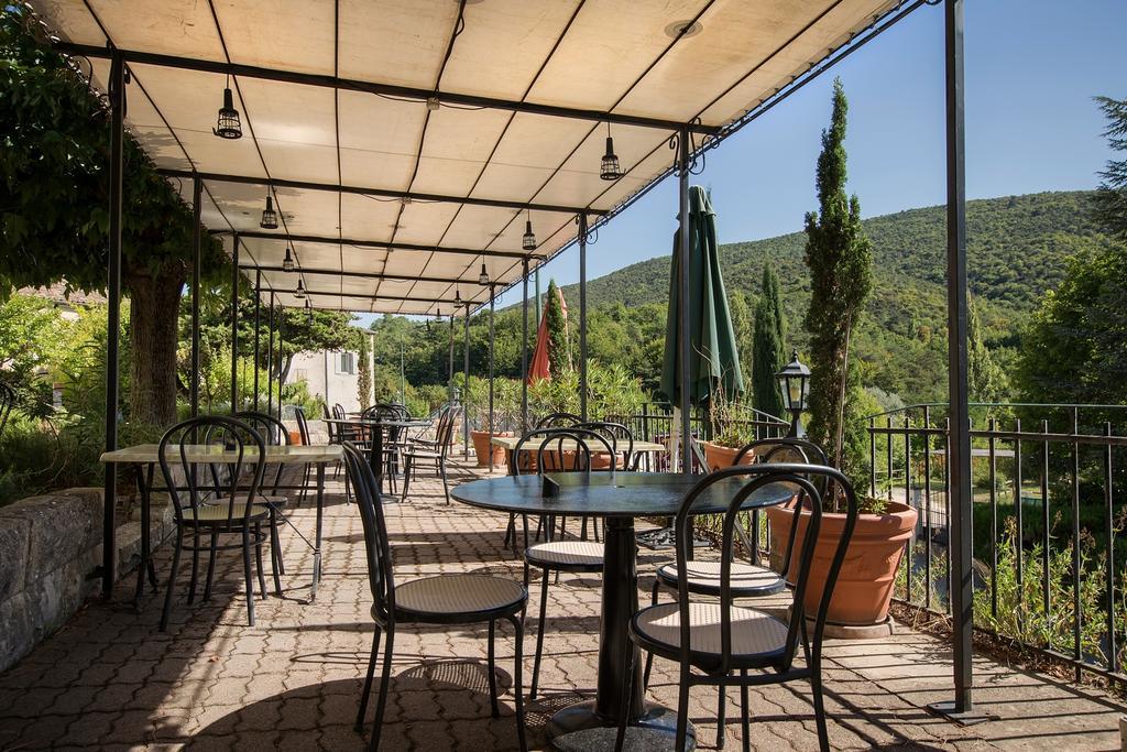 Auberge De L'Escargot D'Or Dieulefit Exteriör bild