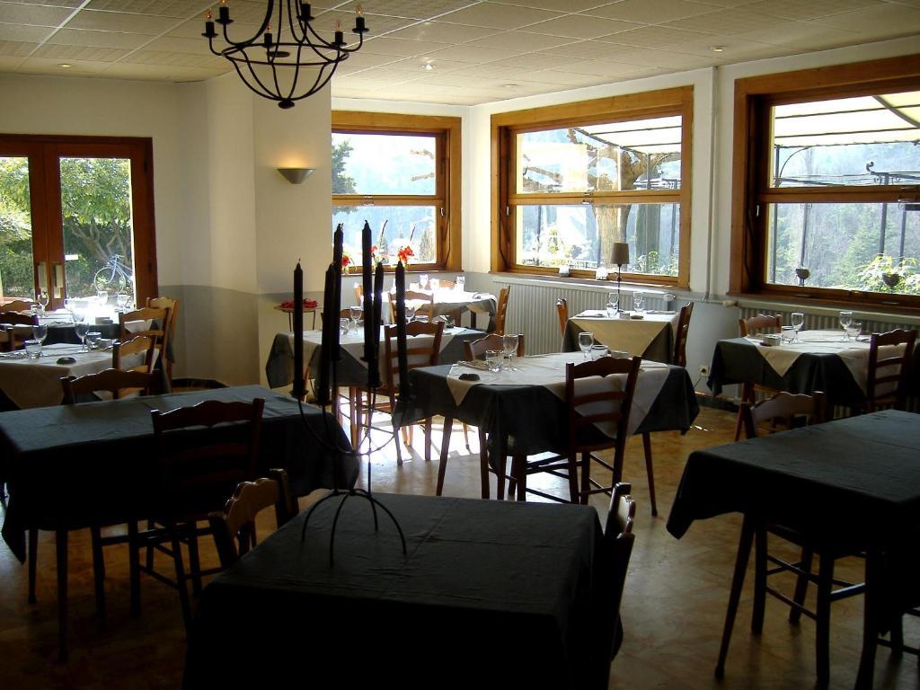 Auberge De L'Escargot D'Or Dieulefit Exteriör bild