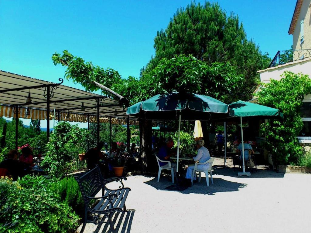Auberge De L'Escargot D'Or Dieulefit Exteriör bild